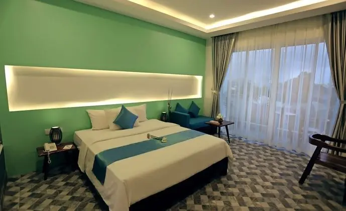 Deluxe Tek Büyük Yataklı Oda, Balkon, Havuz Manzaralı (Free Airport Pick up)