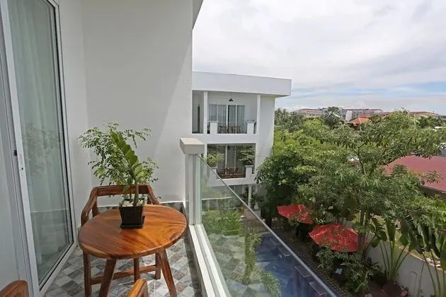 Deluxe Tek Büyük Yataklı Oda, Balkon, Havuz Manzaralı (Free Airport Pick up)
