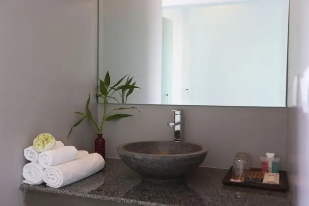 Deluxe Tek Büyük Yataklı Oda, Balkon, Havuz Manzaralı (Free Airport Pick up)
