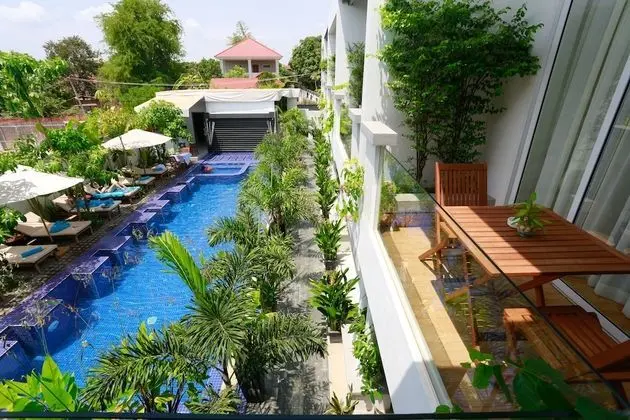 Deluxe Tek Büyük Yataklı Oda, Balkon, Havuz Manzaralı (Free Airport Pick up)