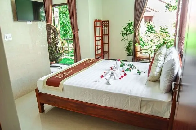 Tek Büyük Yataklı Oda, Balkon, Bahçe Manzaralı