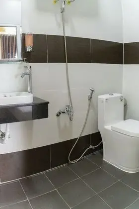 Tek Büyük Yataklı Oda, Balkon, Bahçe Manzaralı