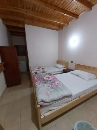 Basic Tek Büyük veya İki Ayrı Yataklı Oda