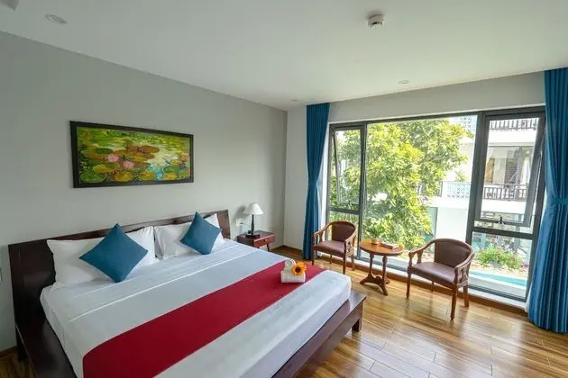 Deluxe Tek Büyük veya İki Ayrı Yataklı Oda, Havuz Manzaralı