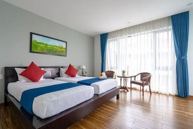 Deluxe Tek Büyük veya İki Ayrı Yataklı Oda, Havuz Manzaralı