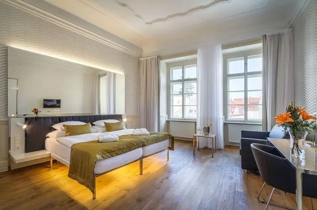 Deluxe Tek Büyük Yataklı Oda