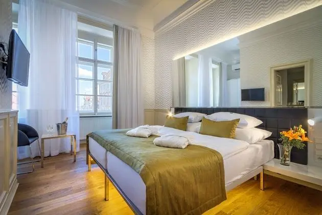 Deluxe Üç Kişilik Oda