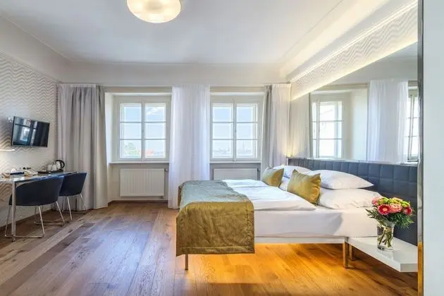 Deluxe Üç Kişilik Oda