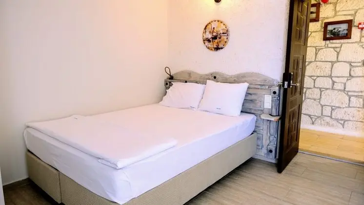 Her odamızda Klima, Tv, minibar saç kurutma makinası ve özel kasa mevcuttur