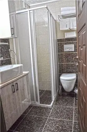 Saç kurutma makinesi mevcuttur
