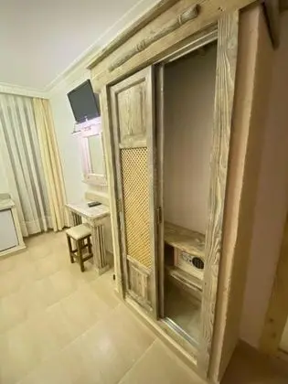 Standart Oda Balkonlu, Kısmi Deniz Manzaralı