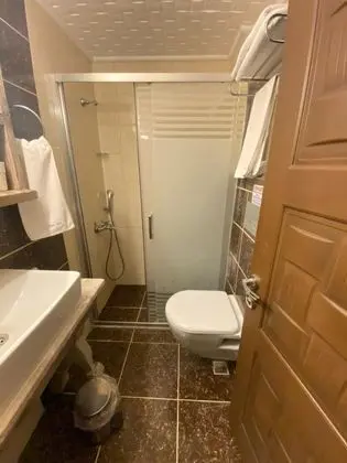 Standart Oda, Kara Manzaralı