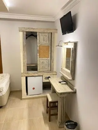 Standart Oda, Kara Manzaralı