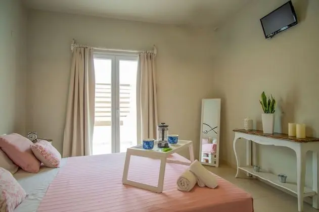 Superior Triple One Bedroom Apartment