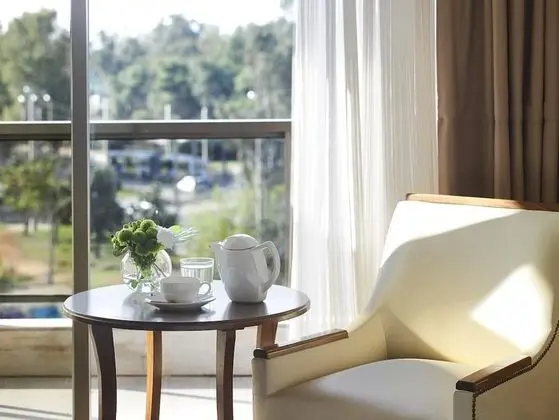 Family Oda, Balkon, Kısmi Deniz Manzaralı