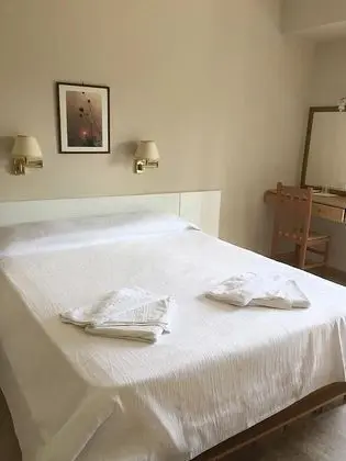 Üç Kişilik Oda, Balkon, Kısmi Deniz Manzaralı