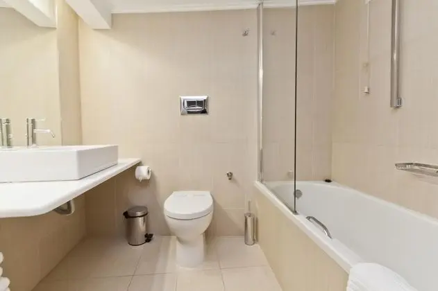 Üç Kişilik Oda, Balkon, Kısmi Deniz Manzaralı