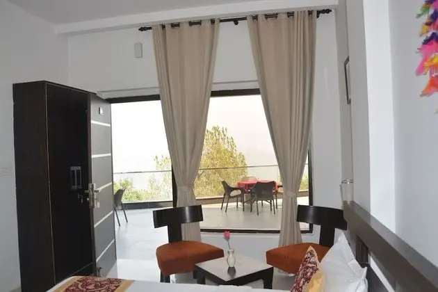 Premium Tek Büyük Yataklı Oda