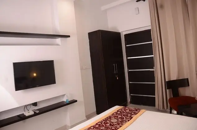 Premium Tek Büyük Yataklı Oda