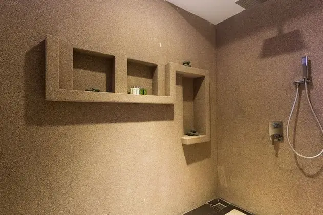 Luxury Suite, Bathtub, Balcony with City View