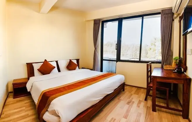 Deluxe Tek Büyük veya İki Ayrı Yataklı Oda, Sigara İçilebilir, Şehir Manzaralı