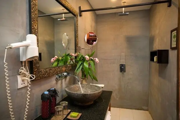 Premier Suite Pool Access