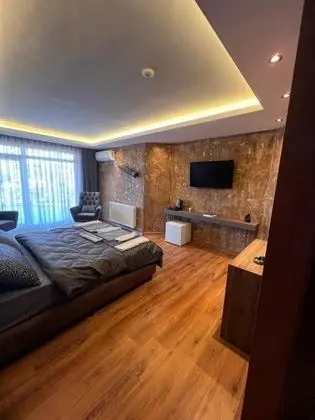 Deluxe Çift Kişilik Oda, Bahçe Manzaralı, Balkonlu