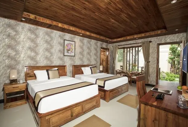 Superior Bungalov, 1 Büyük (Queen) Boy Yatak, Havuz Manzaralı