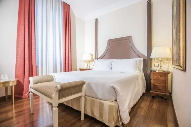 Classic Oda, 1 Çift Kişilik veya 2 Tek Kişilik Yatak