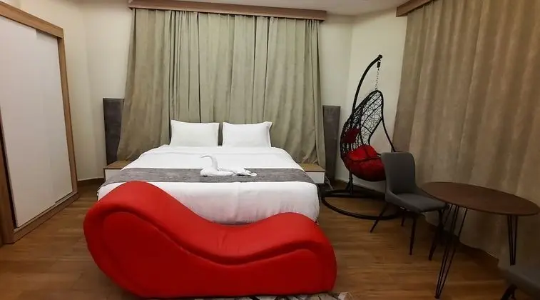 Luxury Oda