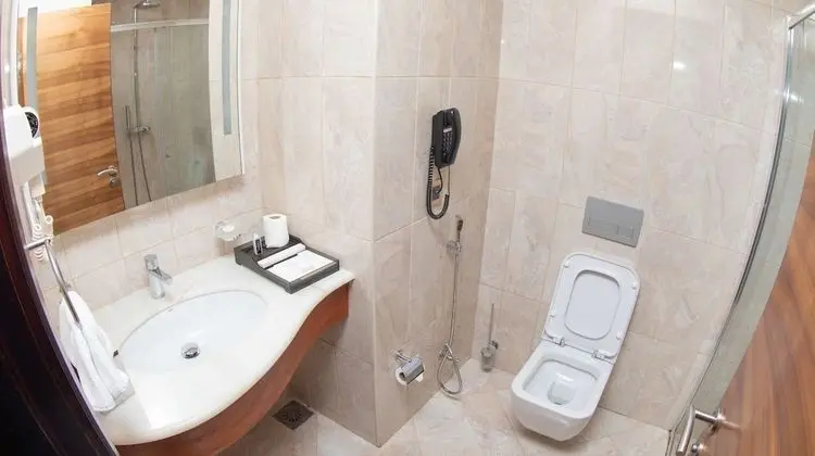 Standard Oda, 1 Büyük (Queen) Boy Yatak, Manzaralı