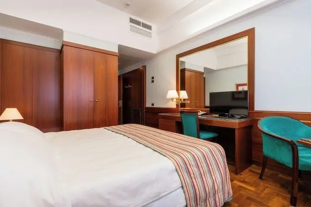 Deluxe Tek Büyük veya İki Ayrı Yataklı Oda