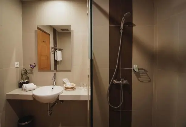 Deluxe Oda, Birden Çok Yatak, Balkon