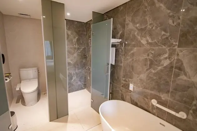 Classic Üç Kişilik Oda, Nehir Manzaralı