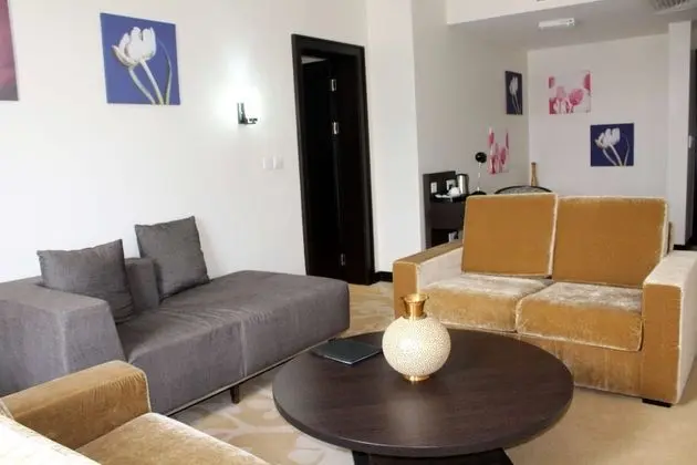 Süit, 1 Çift Kişilik Yatak, Küvet, Şehir Manzaralı