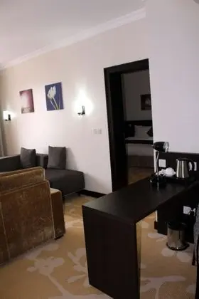 Süit, 1 Çift Kişilik Yatak, Küvet, Şehir Manzaralı