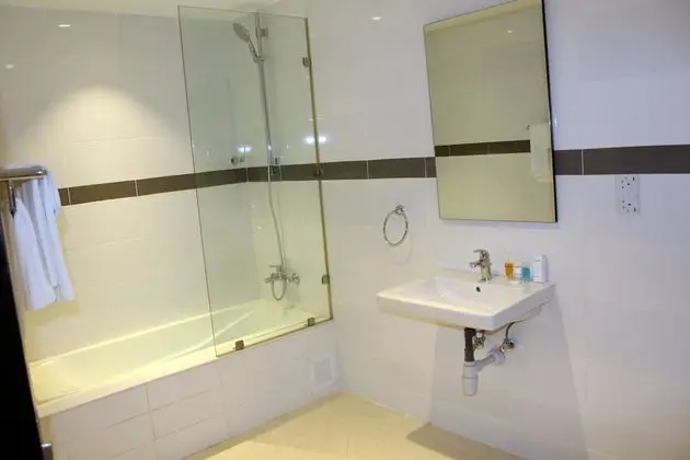 Süit, 1 Çift Kişilik Yatak, Küvet, Şehir Manzaralı