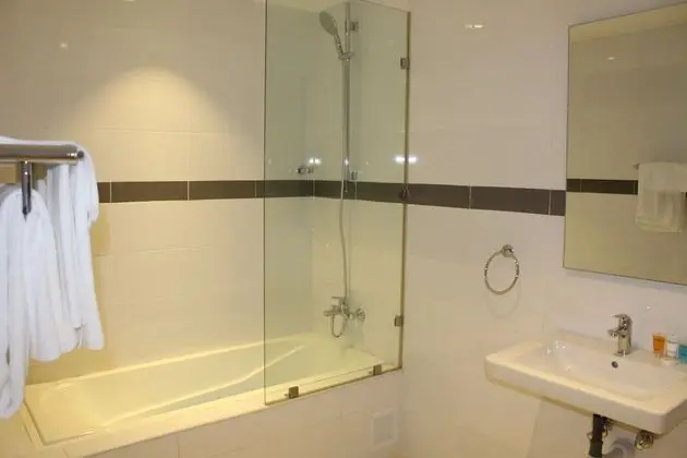 Süit, 1 Çift Kişilik Yatak, Küvet, Şehir Manzaralı