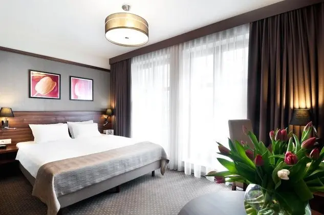 Standard Oda, 1 Büyük (Queen) Boy Yatak