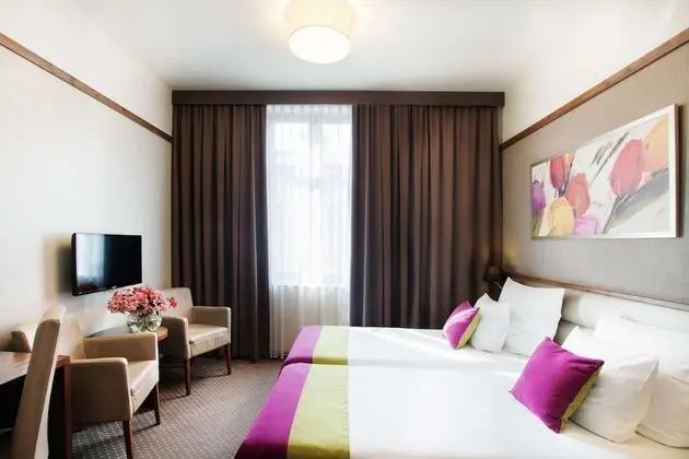 Standard Oda, 1 Büyük (Queen) Boy Yatak