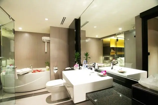 Grand Süit, 1 En Büyük (King) Boy Yatak, Küçük Mutfak, Şehir Manzaralı (Residence)