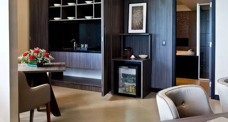 Süit, 1 En Büyük (King) Boy Yatak, Küçük Mutfak, Deniz Manzaralı