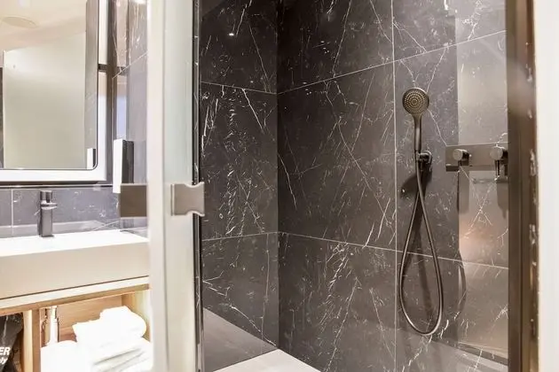 Superior Oda, 1 Büyük (Queen) Boy Yatak