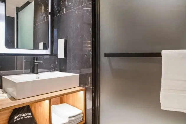 Superior Oda, 1 Büyük (Queen) Boy Yatak