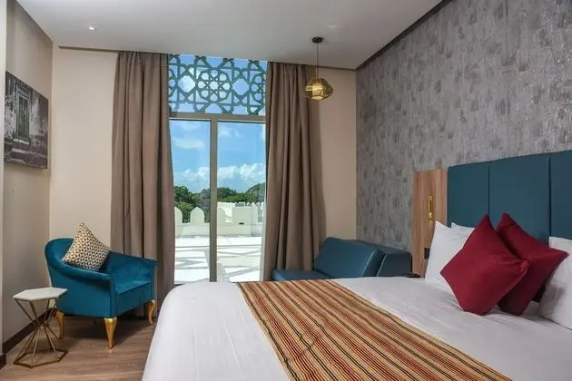 Deluxe Oda, 1 En Büyük (King) Boy Yatak (Runway View)