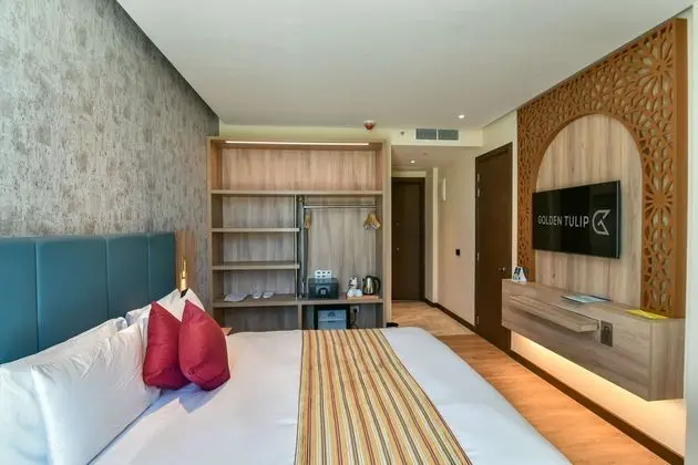 Deluxe Oda, 1 En Büyük (King) Boy Yatak, Şehir Manzaralı