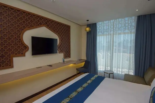 Deluxe Oda, 1 En Büyük (King) Boy Yatak, Şehir Manzaralı