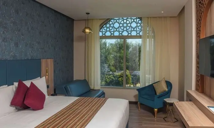 Deluxe Oda, 1 En Büyük (King) Boy Yatak, Şehir Manzaralı