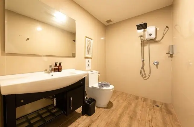 Deluxe Room, Balcony (Non-smoking)