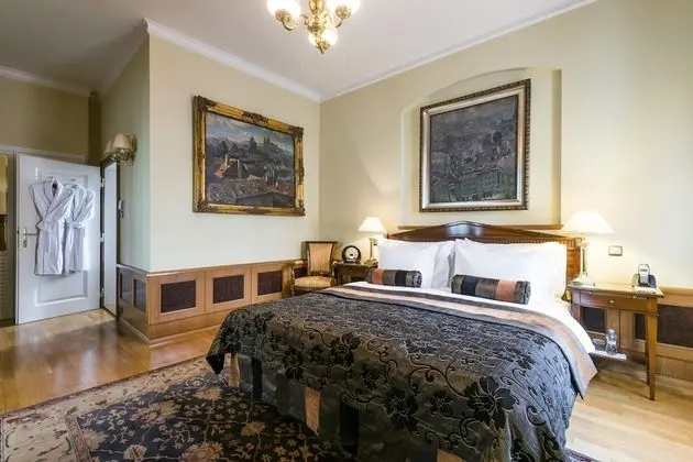 Deluxe Tek Büyük veya İki Ayrı Yataklı Oda